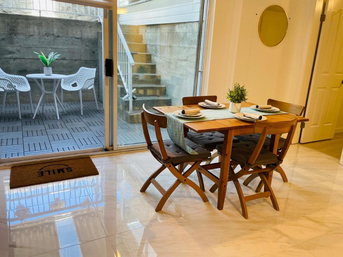 Adorable 2-Bedroom Basement in Vancouver Extérieur photo